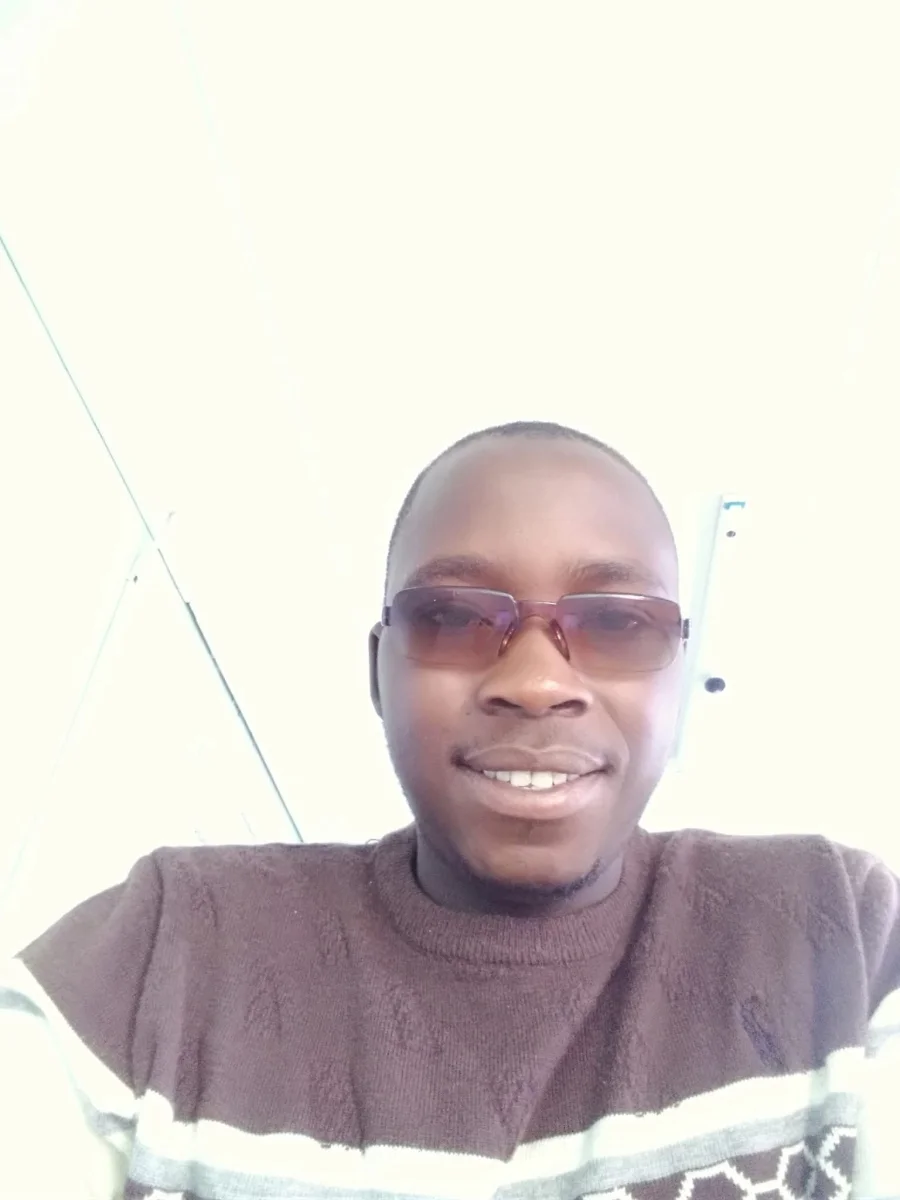 Vusi, Manager